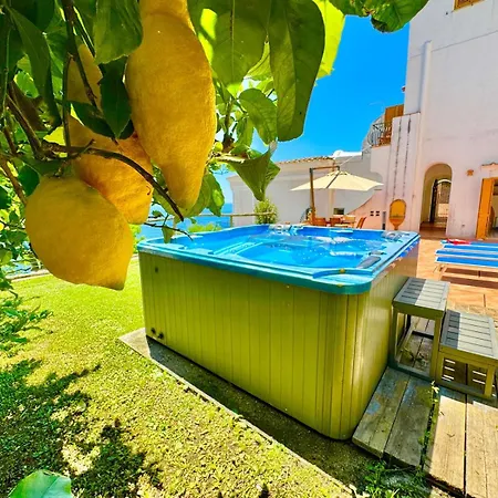 Sweet Unheated Jetted Pool